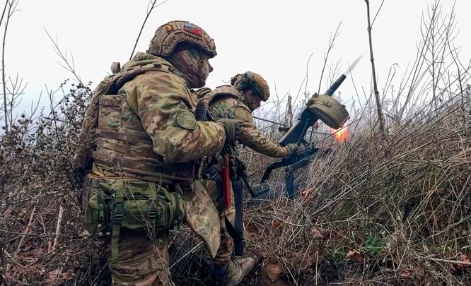 Chiến sự đảo chiều cục bộ: Ukraine tăng tốc phản công, kìm hãm đà tiến của Nga - 1