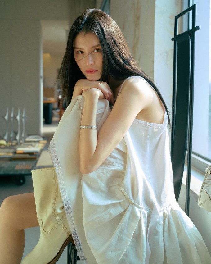 Sắc vóc siêu mẫu Hà Tuệ sau sinh con đầu lòng.