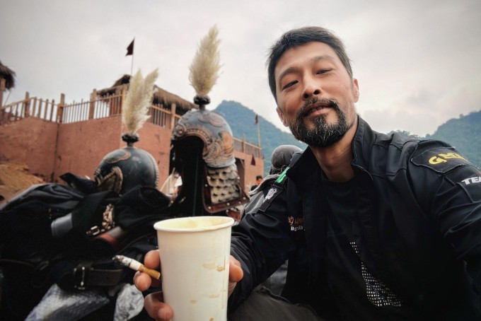 Nghệ sĩ trên phim trường 'Hộ linh tráng sĩ'.