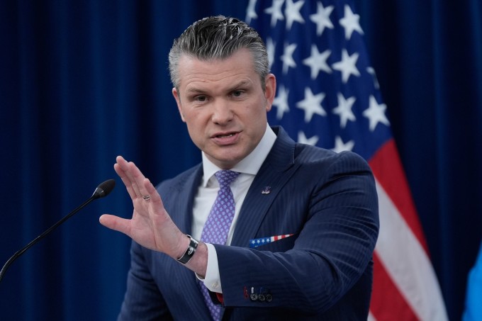 Bộ trưởng Quốc phòng Mỹ Pete Hegseth phát biểu tại Lầu Năm Góc ngày 31/3. Ảnh: AP