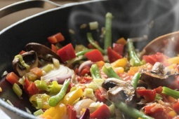 Ăn nhiều rau vẫn không giảm mỡ bụng, bạn đang sai ở đâu?