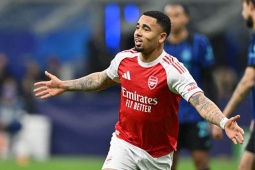 Tin mới nhất bóng đá trưa 16/4: Gabriel Jesus cân nhắc tương lai tại Arsenal
