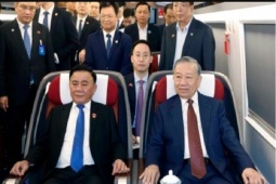 Tổng Bí thư, Chủ tịch nước Tô Lâm đi tàu cao tốc từ Bắc Kinh đến Nam Ninh