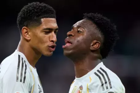 Vinicius sửng cồ với Bellingham trong ngày Real Madrid bại trận ở Champions League