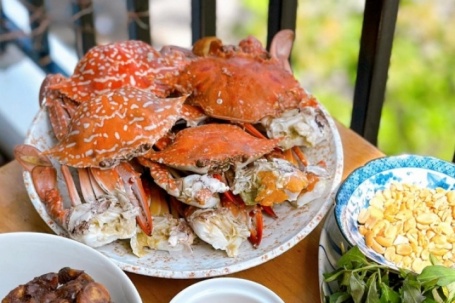 Ghẹ hấp bao nhiêu phút để chín tới và không rụng càng?