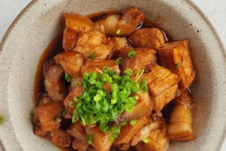 Kho thịt với thực phẩm dân dã "vạn người mê" này cho món ngon ít béo, giàu canxi, ăn với cơm cực phẩm