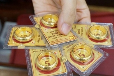 Chốt giá vàng hôm nay ngày 16/4 giảm cực mạnh