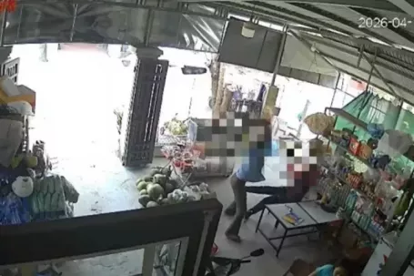 Đối tượng tấn công người khác, mang rựa cố thủ trong hang đá