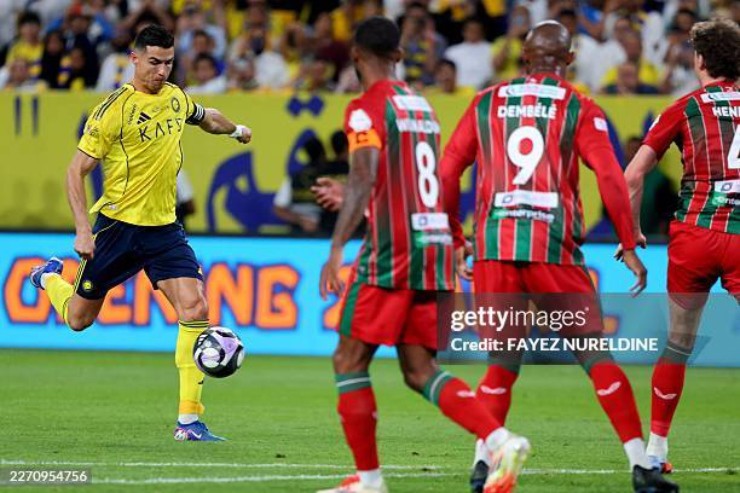 Ronaldo góp công vào chiến thắng của Al Nassr