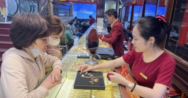 Giá vàng hôm nay 16/4: Quay đầu đi xuống