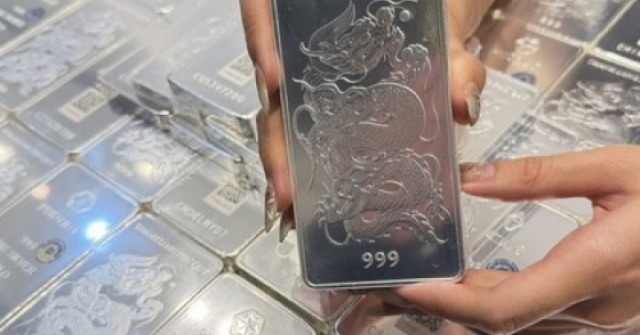 Giá bạc hôm nay 16-4: Nhiều người bất ngờ với đà tăng của bạc