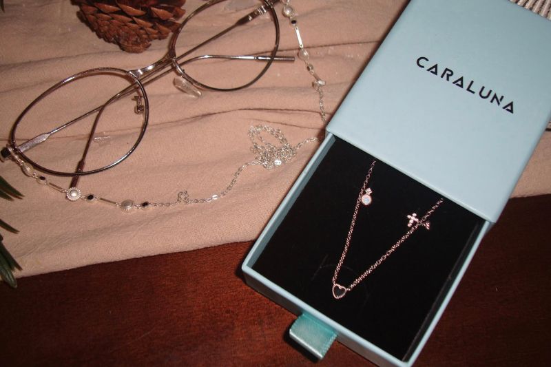 Cara Luna cung cấp nhiều mẫu dây chuyền tinh xảo, thời thượng