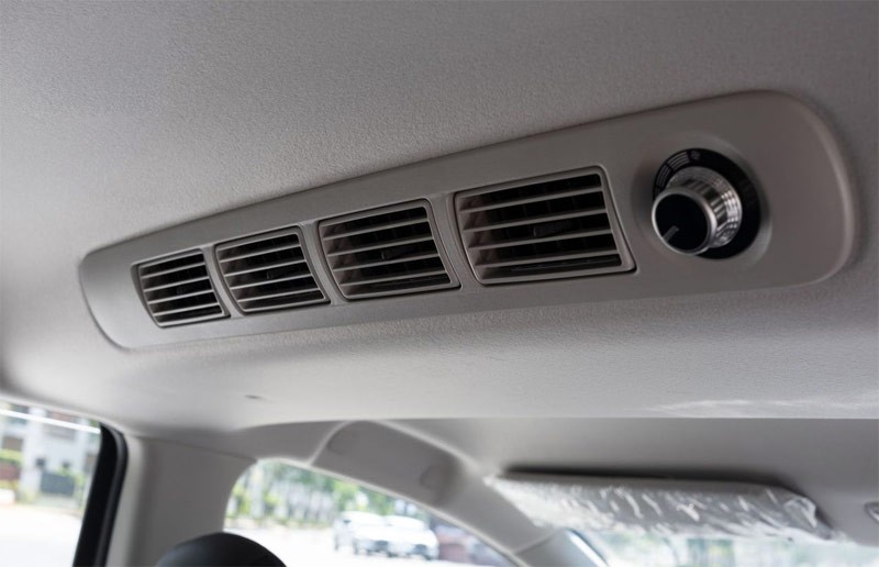 Tương tự như mẫu xe Suzuki XL7, các cửa gió khu vực hành khách phía sau trên xe Xpander.