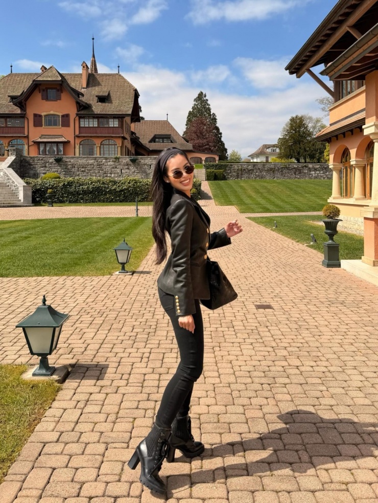 Tiên Nguyễn thăm thú 'quê hương' của những chiếc đồng hồ xa xỉ - 2