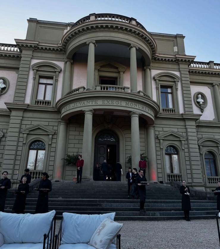 Tiên Nguyễn thăm thú 'quê hương' của những chiếc đồng hồ xa xỉ - 7