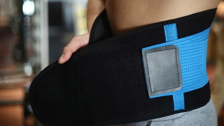 Đai quấn bụng chỉ khiến vòng eo trông gọn hơn trong lúc sử dụng và kích thước thường nhanh chóng trở lại khi tháo ra.