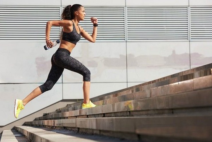 Cách leo cầu thang bộ giúp giảm mỡ đùi và sở hữu đôi chân thon gọn