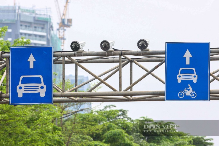 Cận cảnh dàn camera AI nháy sáng ghi hình xuyên đêm tại Hà Nội khiến nhiều người hiếu kỳ - 3