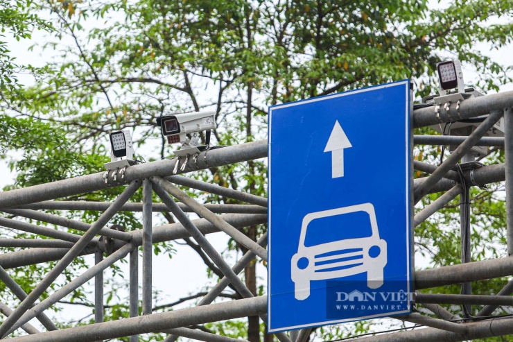 Cận cảnh dàn camera AI nháy sáng ghi hình xuyên đêm tại Hà Nội khiến nhiều người hiếu kỳ - 8