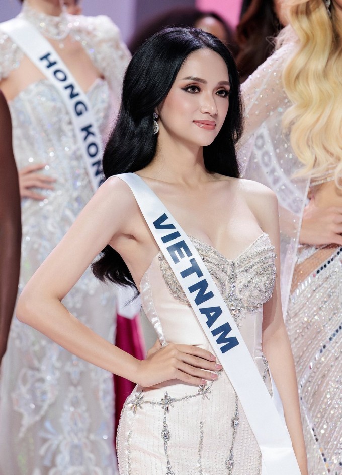 Hương Giang trượt top 30 Miss Universe 2025.