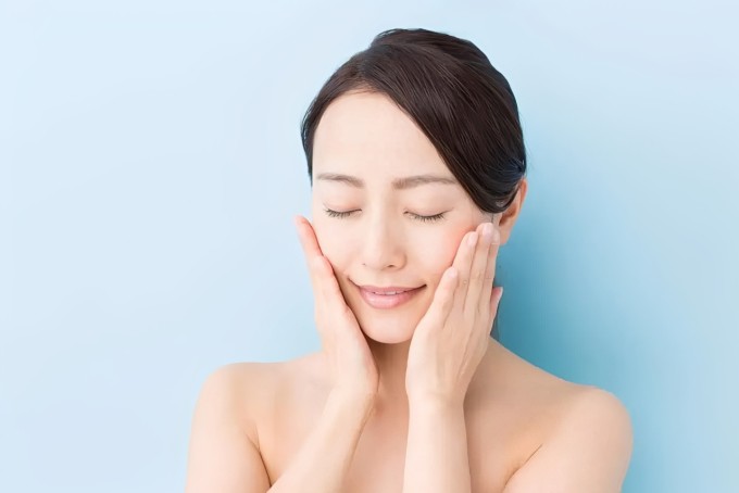 Phụ nữ Nhật không dùng quá nhiều mỹ phẩm nhưng ưu tiên chăm sóc da ổn định, lâu dài.