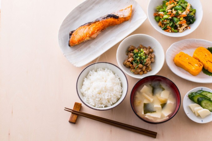 Chế độ dinh dưỡng cân bằng là bí quyết giúp phụ nữ Nhật trẻ lâu.