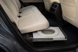 Hãng xe Trung Quốc gây sốc với ghế ngồi kiêm bồn cầu