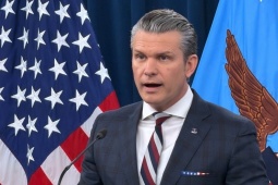 Mỹ siết gọng kìm kinh tế và quân sự với Iran