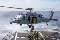 Ngoài phong tỏa, Mỹ săn đuổi các tàu liên quan Iran trên toàn cầu, 'bảo đảm Tehran không bao giờ có vũ khí hạt nhân'