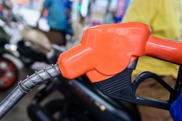 Giá xăng dầu hôm nay 17/4: Dầu thế giới đi lên, trong nước chờ điều chỉnh