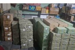 Đột kích kho mỹ phẩm ở TP HCM, phát hiện hàng ngàn chai “3 không”