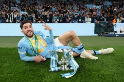 Man City thăng hoa cùng Rayan Cherki:  " Kẻ phản diện "  thú vị nhất Ngoại hạng Anh