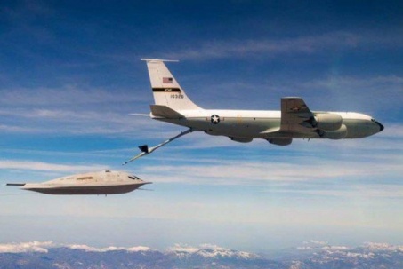 Máy bay ném bom tàng hình mới của Mỹ lần đầu “tung cánh”