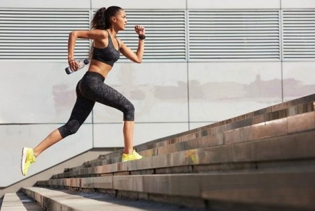 Cách leo cầu thang bộ giúp giảm mỡ đùi và sở hữu đôi chân thon gọn
