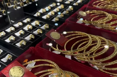 Giá vàng giảm rất mạnh