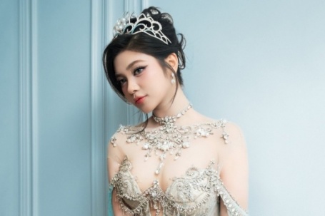 Á hậu Minh Kiên: 'Tôi đã tự chủ kinh tế để mẹ nghỉ nghề giúp việc'