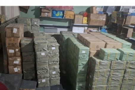 Đột kích kho mỹ phẩm ở TP HCM, phát hiện hàng ngàn chai “3 không”