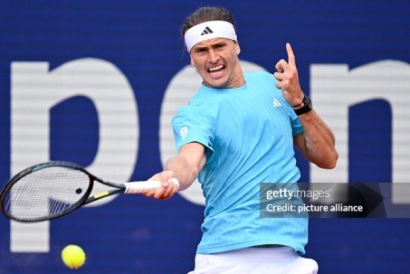 Video tennis Zverev - Cerundolo: Ngã đau set đầu, trút giận 6-0 (Munich Open)