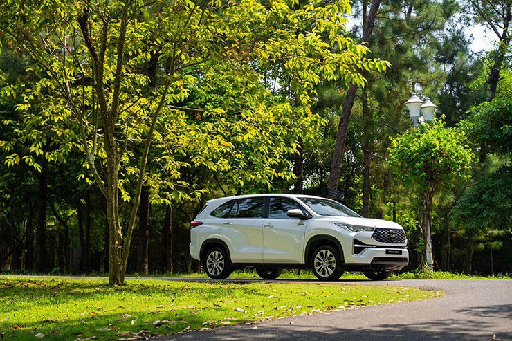 Innova Cross - Corolla Cross: Hybrid tiết kiệm hay chỉ “đỡ tốn xăng hơn chút”? - 8