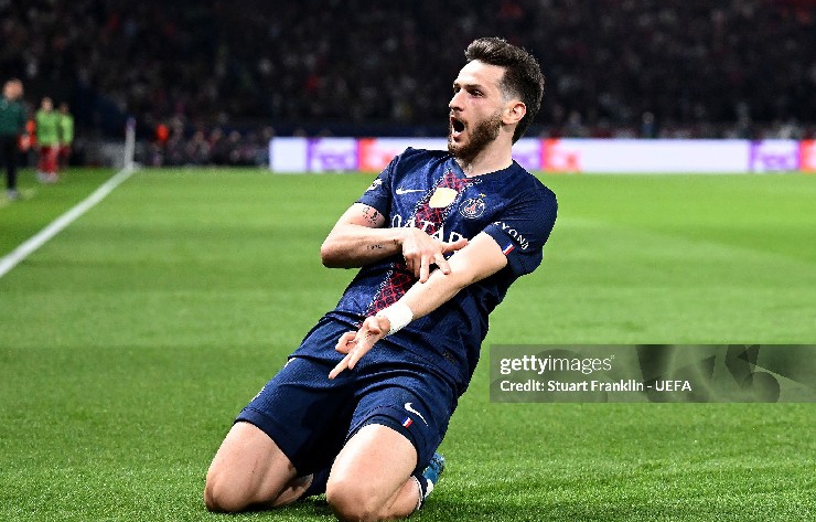 MU hướng sự chú ý tới Kvaratskhelia