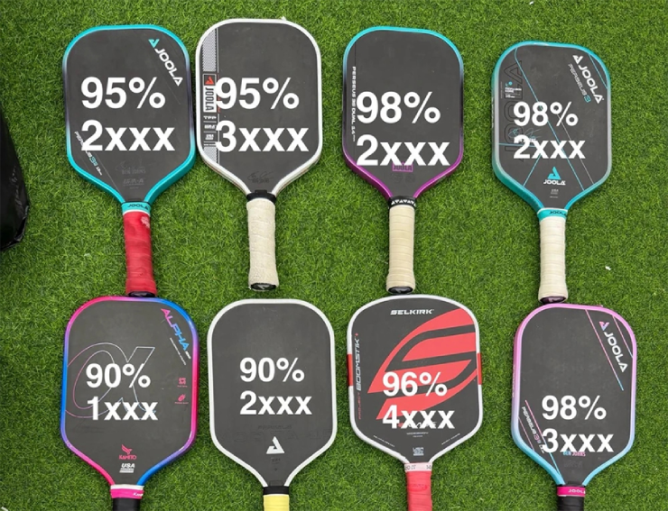 Những cây vợt gần như mới hoàn toàn được rao bán trên mạng xã hội