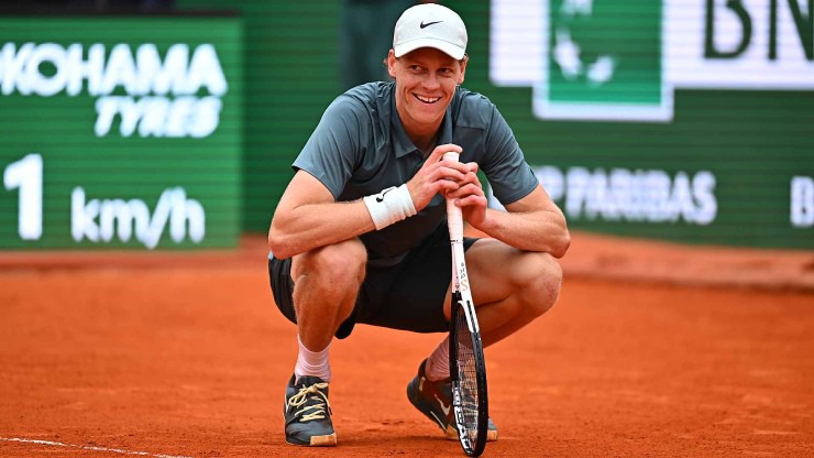 Sinner được khuyên bỏ các giải đất nện ở Tây Ban Nha