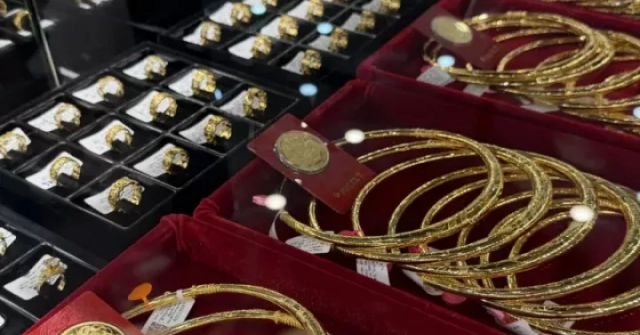 Giá vàng giảm rất mạnh