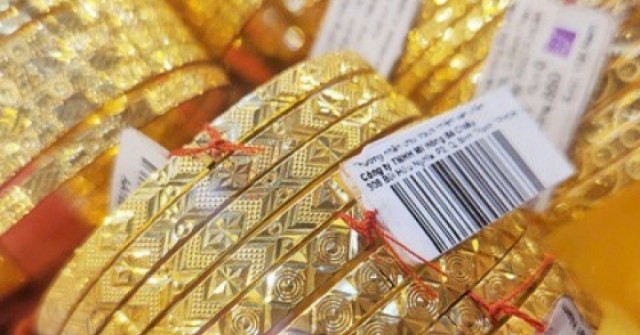 Sáng 17-4, giá vàng trong nước tiếp tục giảm, người mua lỗ nặng