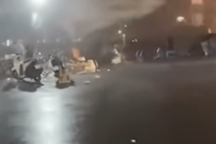 Giông lốc, trời tối sầm giữa ban ngày ở các tỉnh phía Bắc