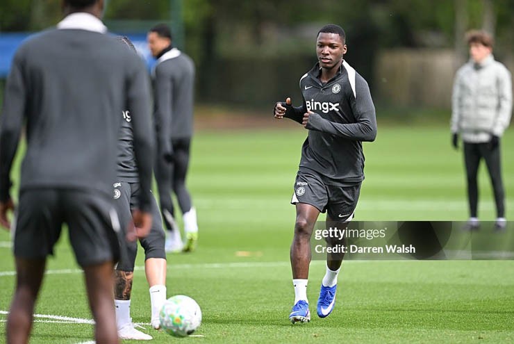 Caicedlo cam kết tương lai với Chelsea