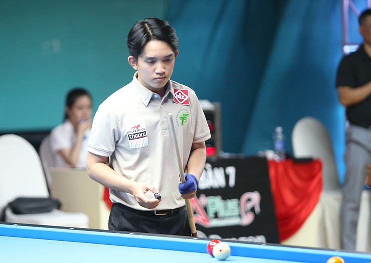 Chiêm Hồng Thái bị Hoàng Thiện loại sớm&nbsp;ở giải&nbsp;quốc gia