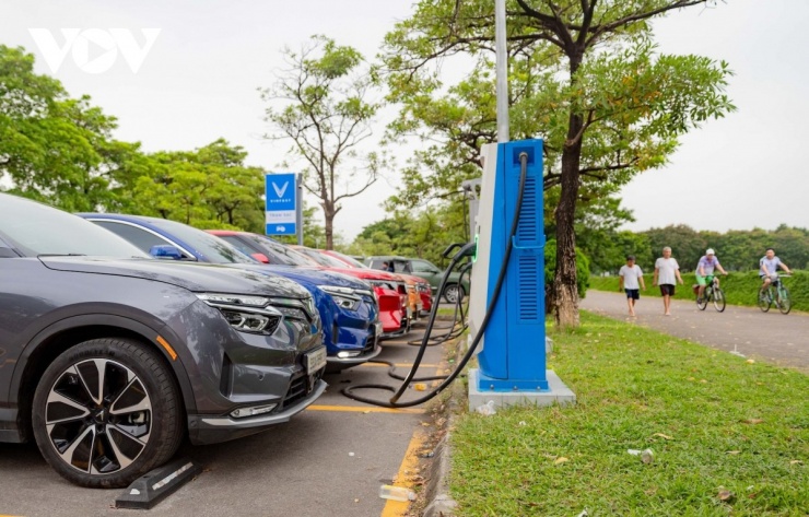 Thuế&nbsp;TTĐB đang đóng vai trò góp phần đẩy mạnh tiêu dùng xe điện, hỗ trợ thúc đẩy phát triển ngành công nghiệp xe điện.