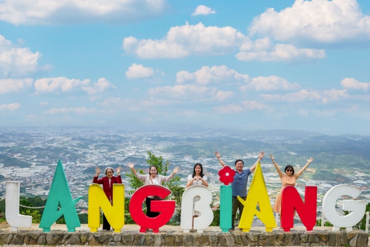 Ngành du lịch&nbsp;Lâm Đồng đang triển khai mạnh mẽ chuỗi hoạt động kích cầu quy mô lớn