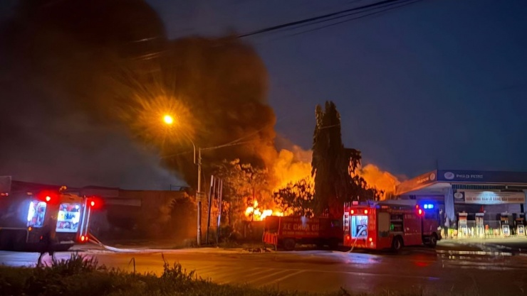 Lực lượng chữa cháy có mặt tại hiện trường&nbsp;